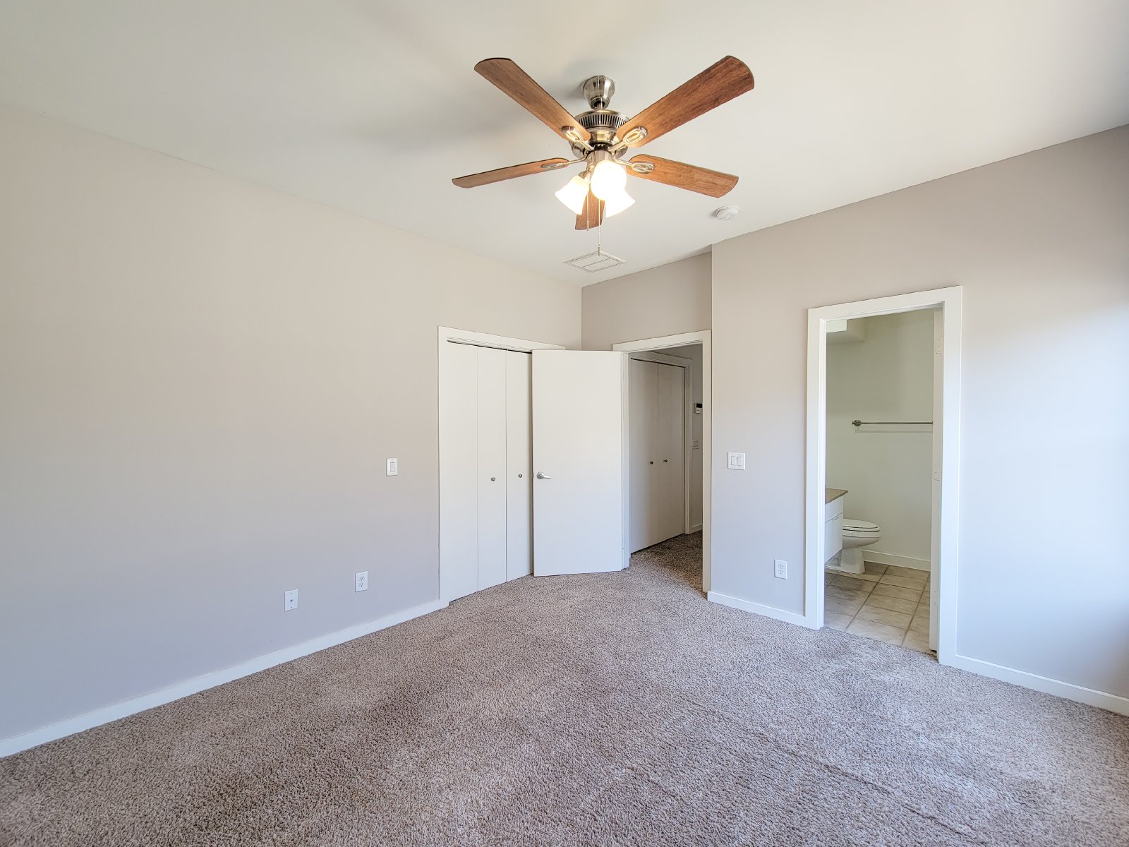 Townhome for Rent in Houston TX 77007 – Rice Military Area property image