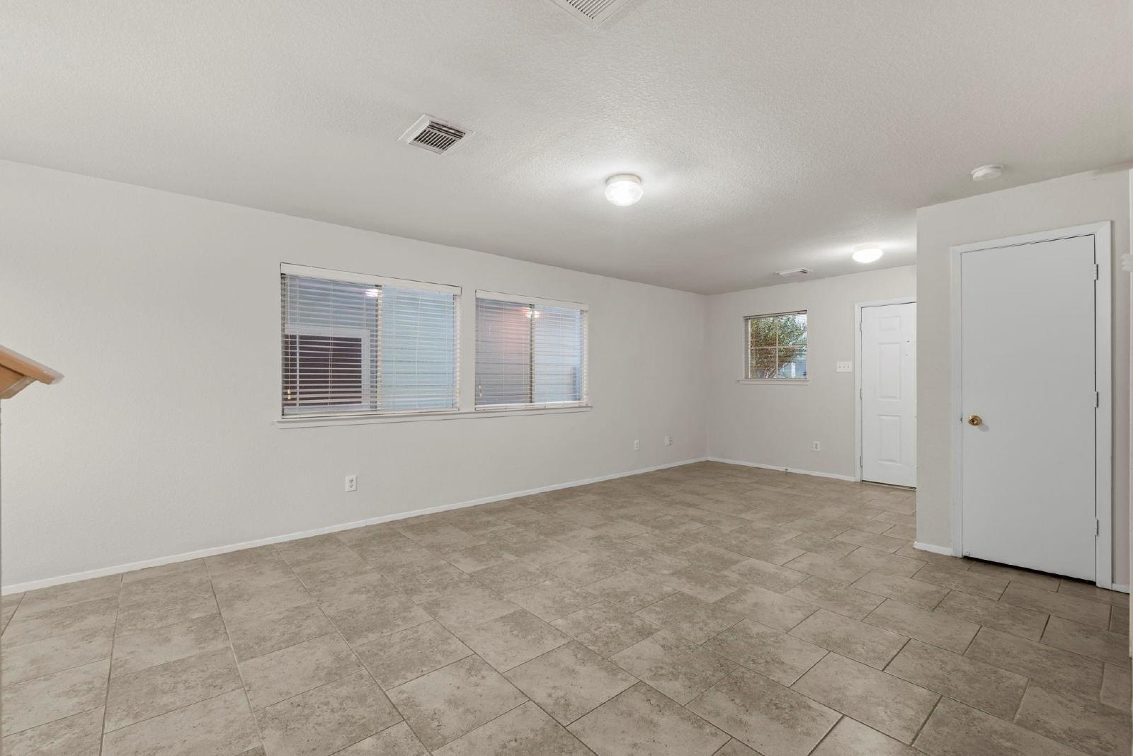 4 Bed Single-Family Home in City Park 77047 with Detached 2-Car Garage property image