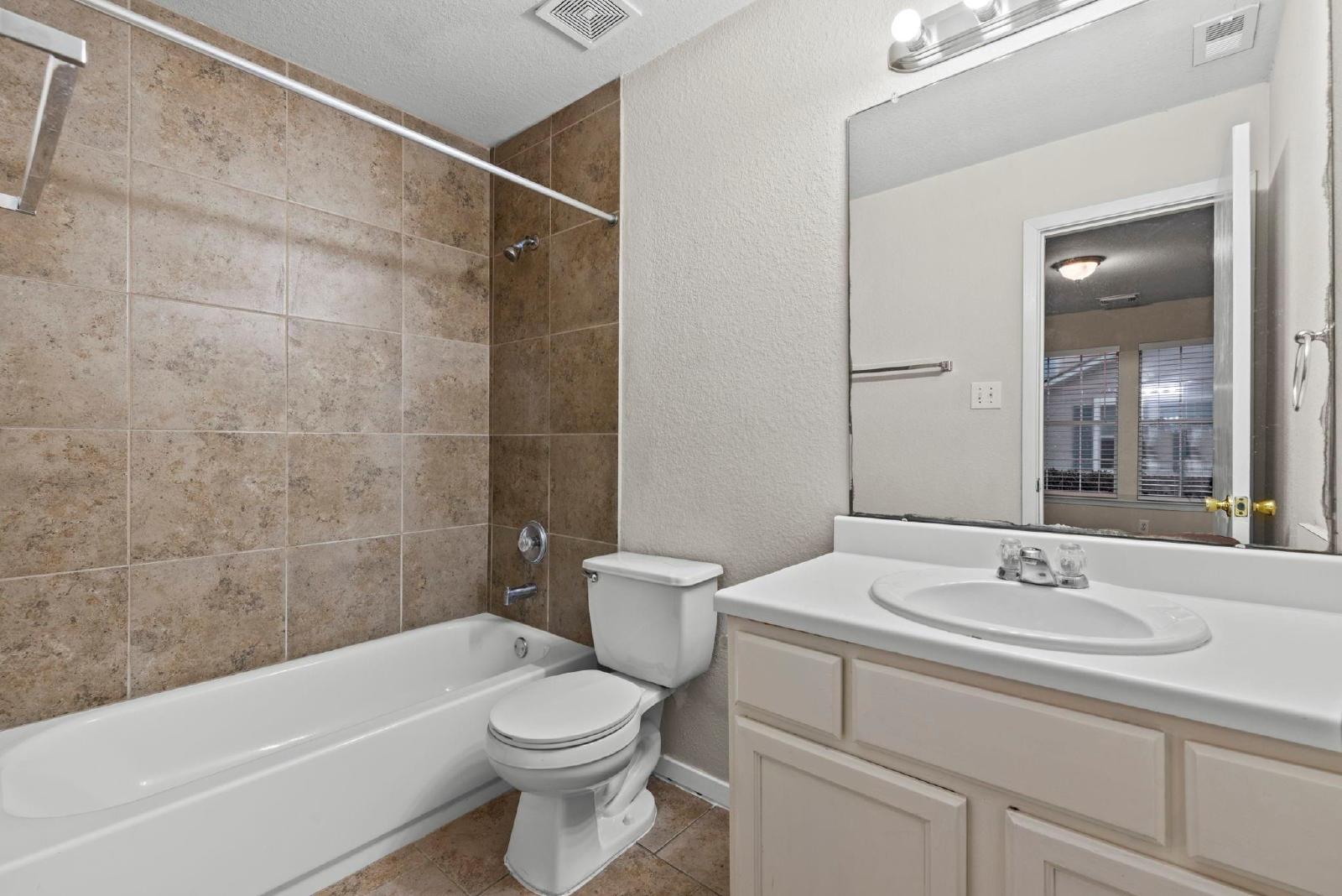 4 Bed Single-Family Home in City Park 77047 with Detached 2-Car Garage property image