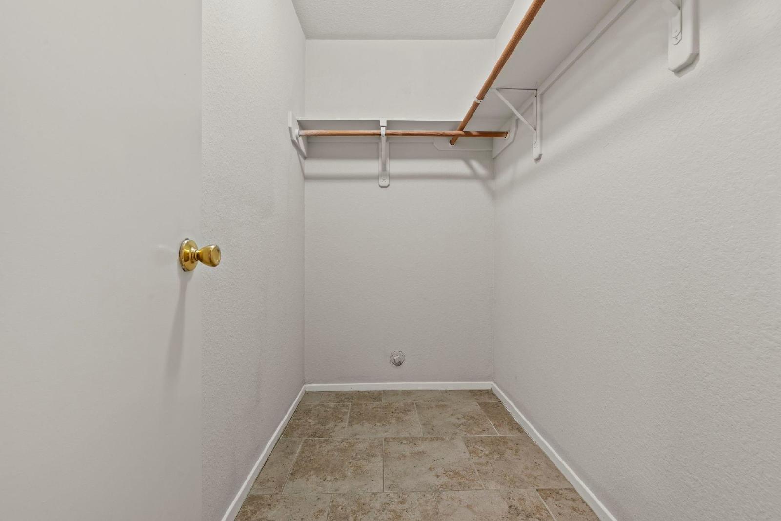 4 Bed Single-Family Home in City Park 77047 with Detached 2-Car Garage property image