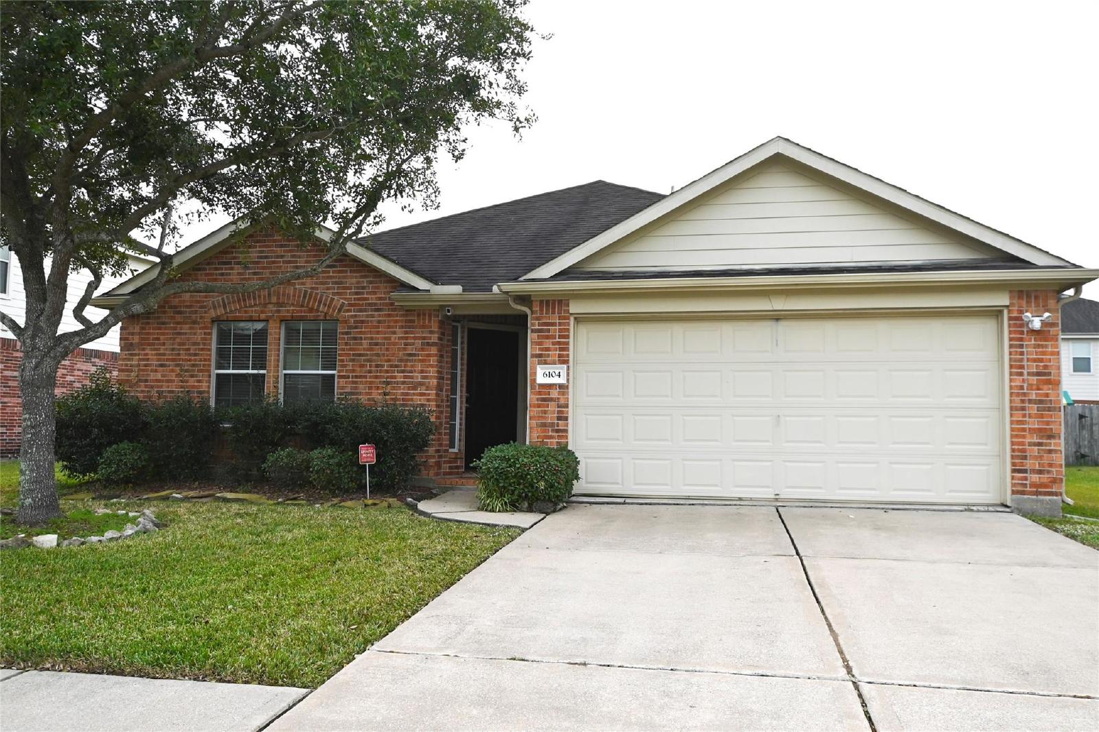 4 Bed Single-Family Home in Pearland TX 77584 with Attached Garage property image