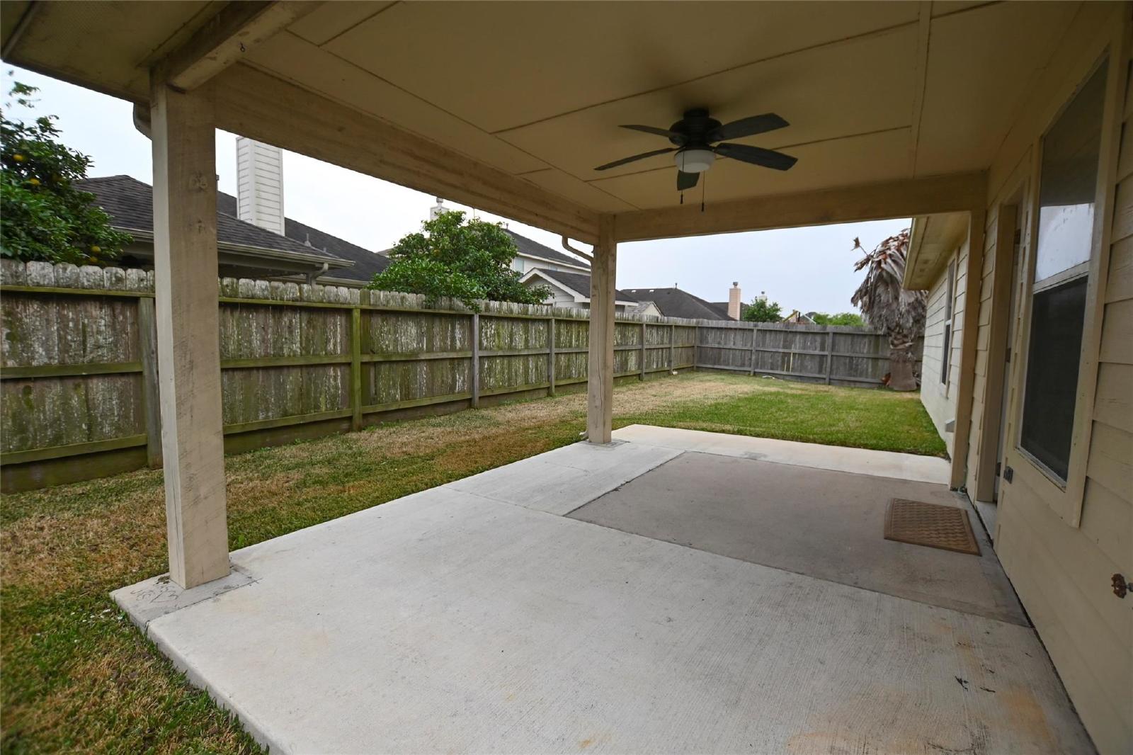 4 Bed Single-Family Home in Pearland TX 77584 with Attached Garage property image
