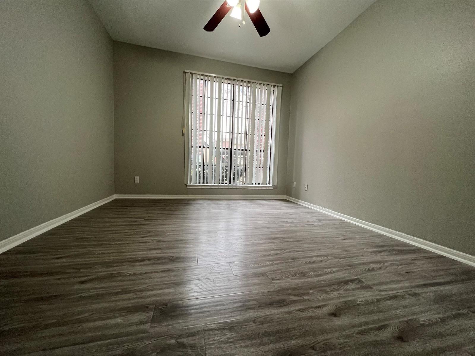 2 Bed Condo in 77054 Near Texas Medical Center + Gated Community property image