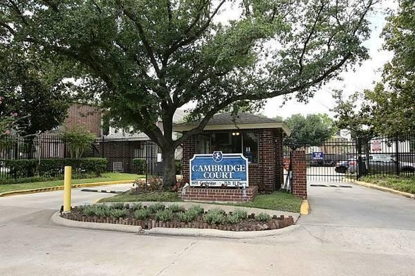2 Bed Condo in 77054 Near Texas Medical Center + Gated Community property image