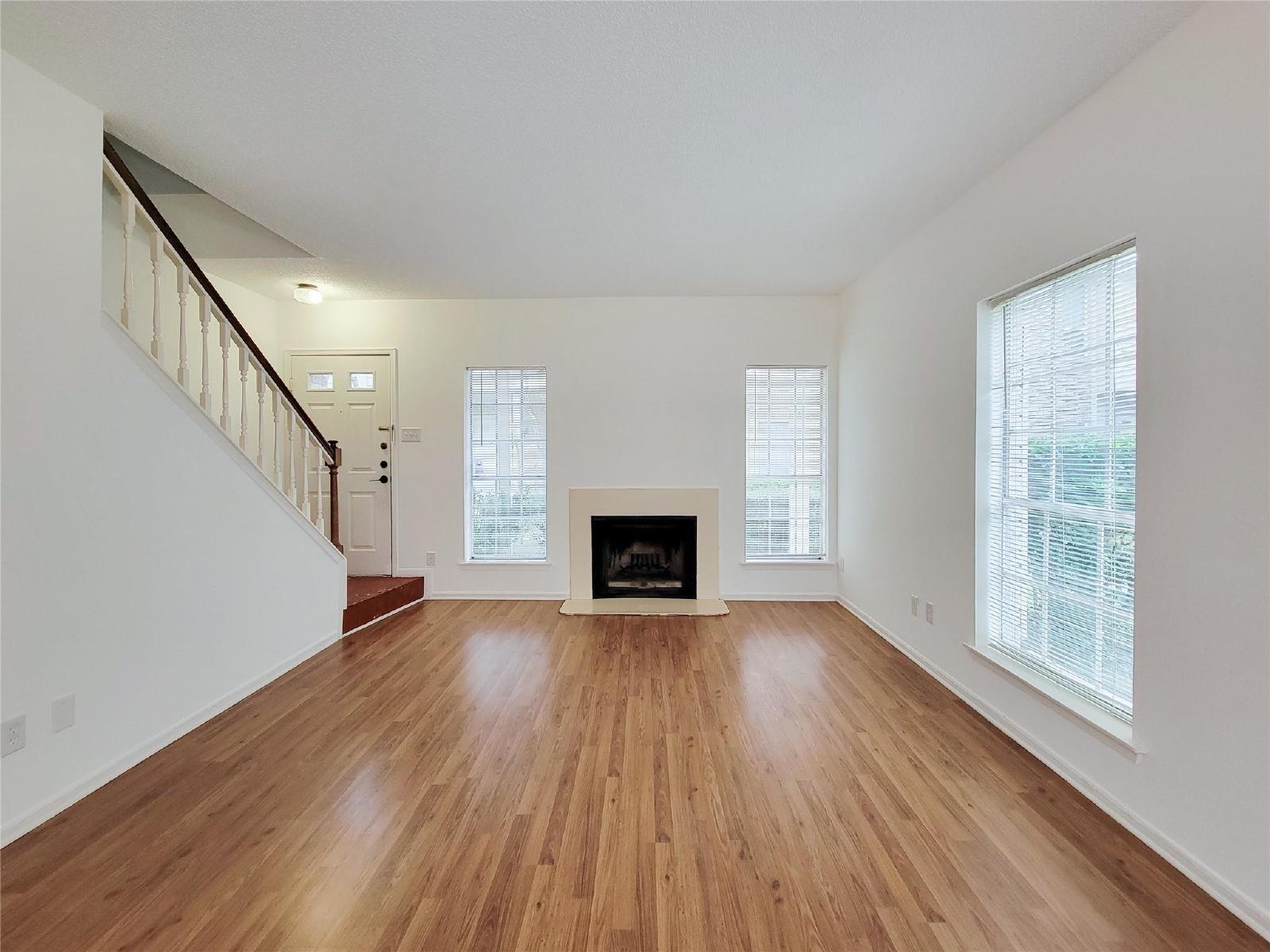 2 Bed Condo in 77054 Near Medical Center + Gated Community property image