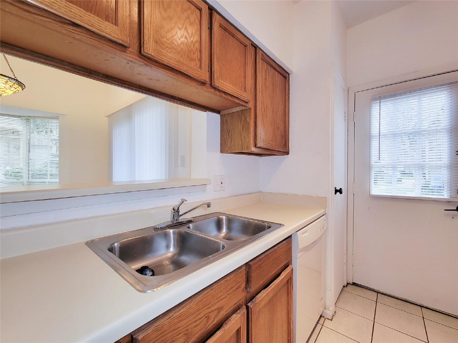 2 Bed Condo in 77054 Near Medical Center + Gated Community property image
