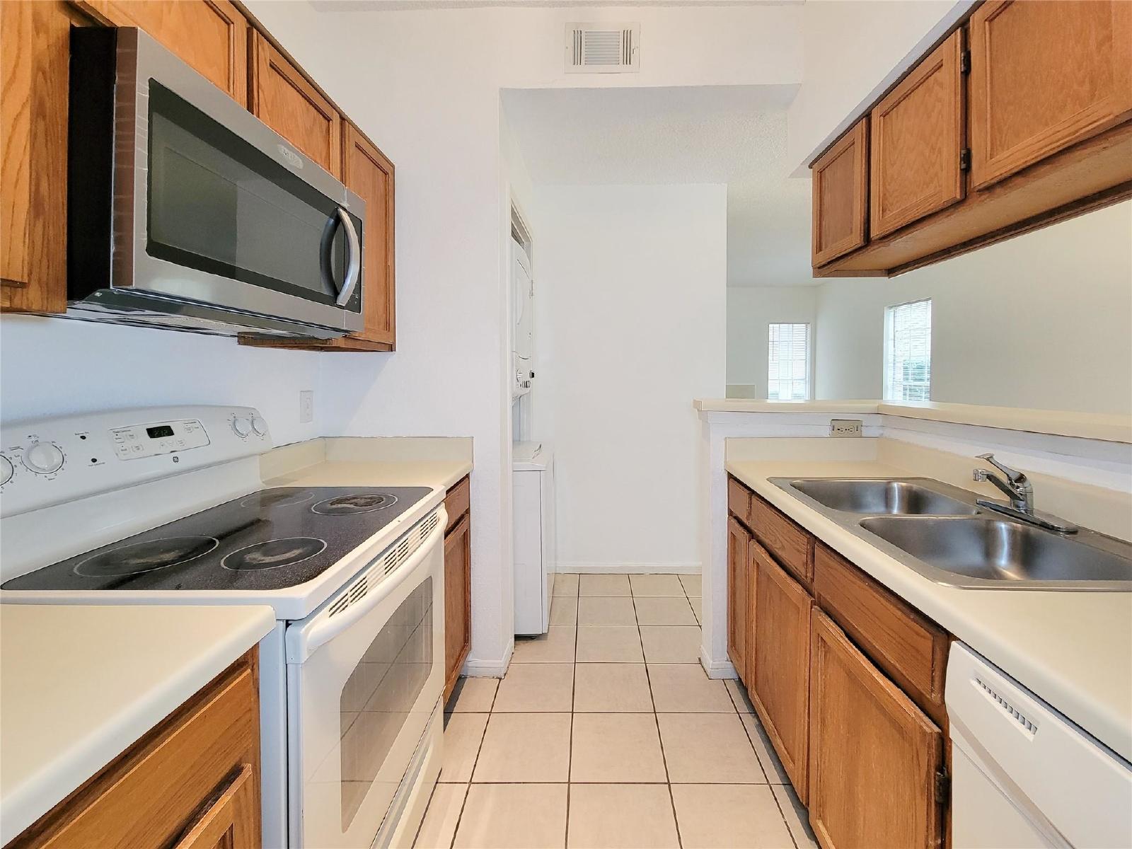 2 Bed Condo in 77054 Near Medical Center + Gated Community property image