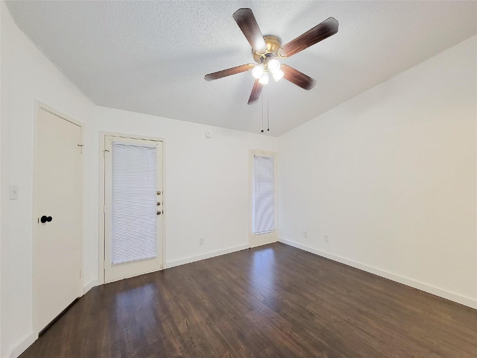 2 Bed Condo in 77054 Near Medical Center + Gated Community property image