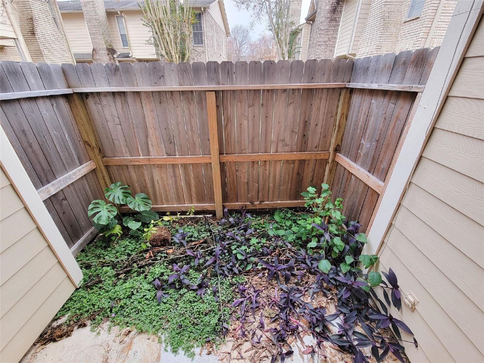 2 Bed Condo in 77054 Near Medical Center + Gated Community property image