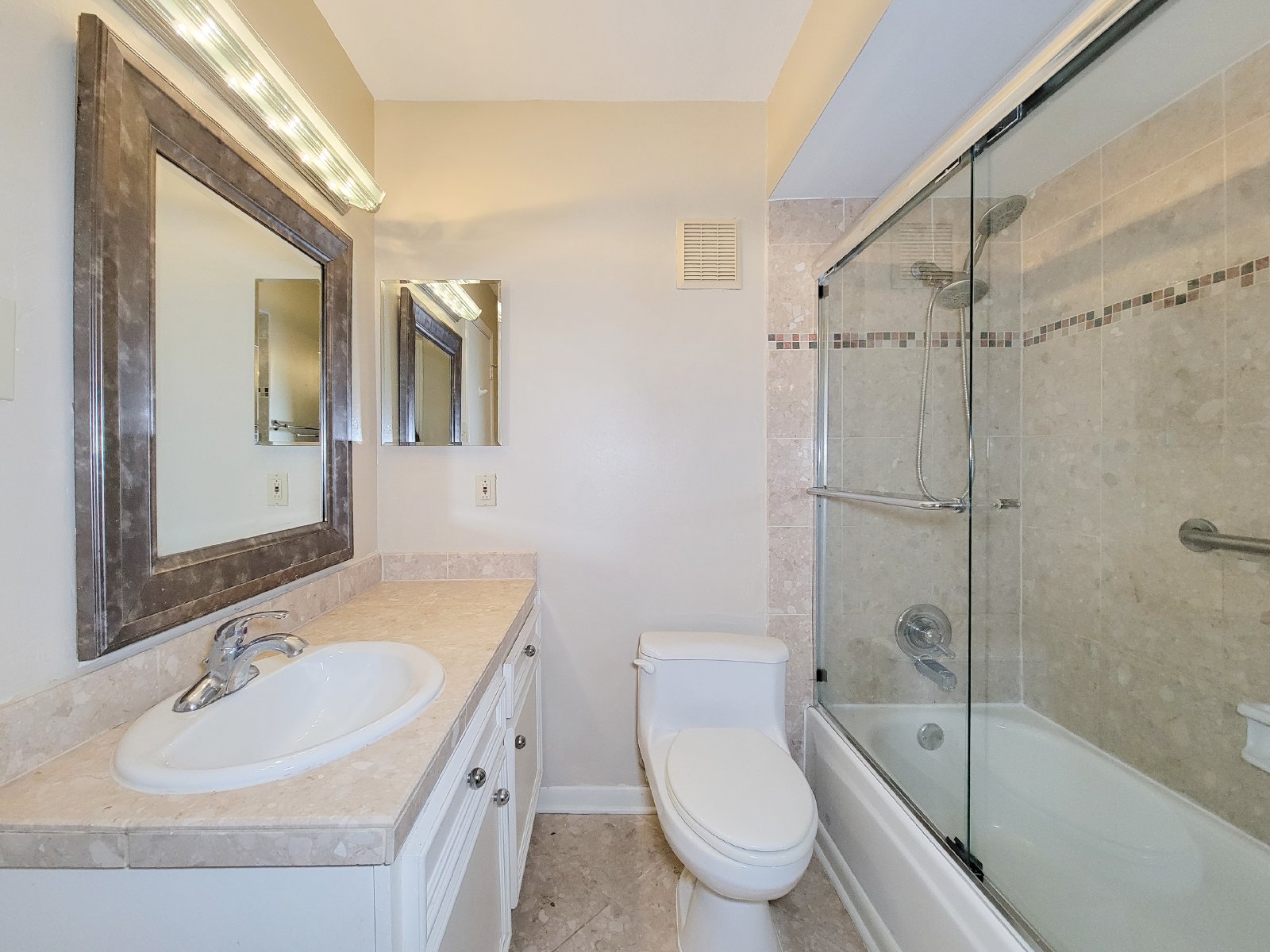 Luxury River Oaks Corner Condo with 24/7 Security & Walkable Location property image