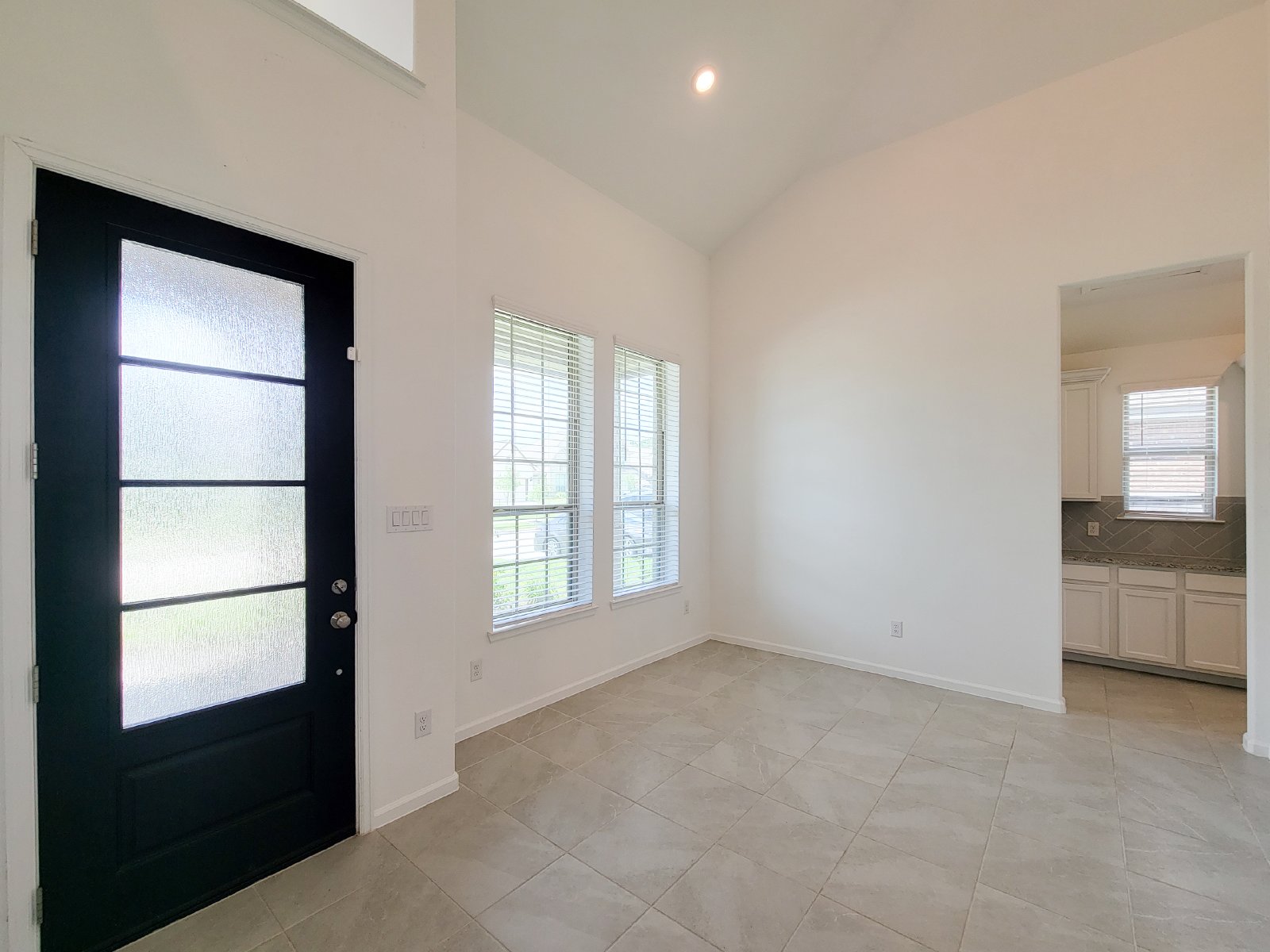 Beautiful 2-story home in Royal Brook at Kingwood featuring 4 bedrooms and 2.5 bathrooms property image