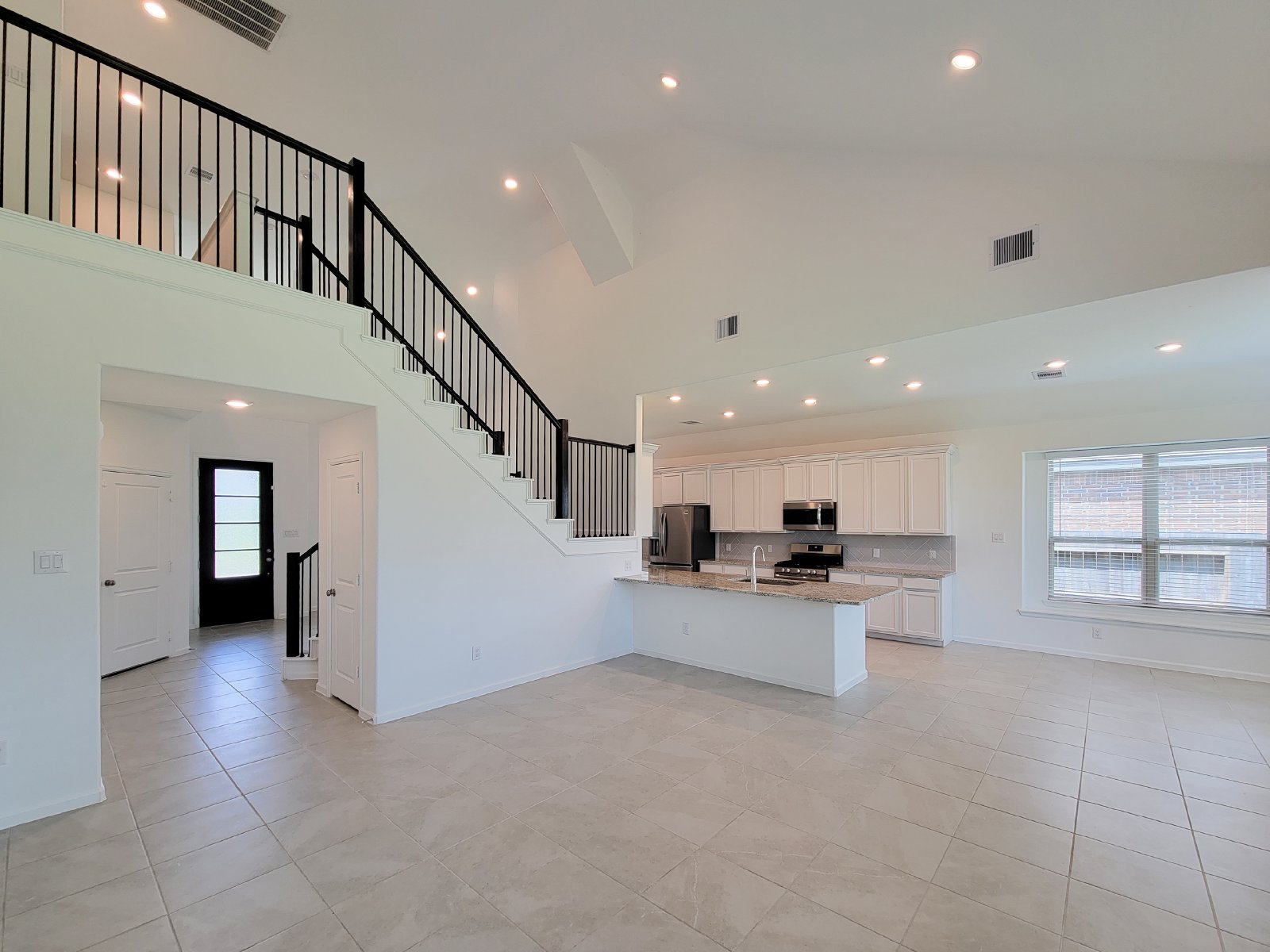 Beautiful 2-story home in Royal Brook at Kingwood featuring 4 bedrooms and 2.5 bathrooms property image