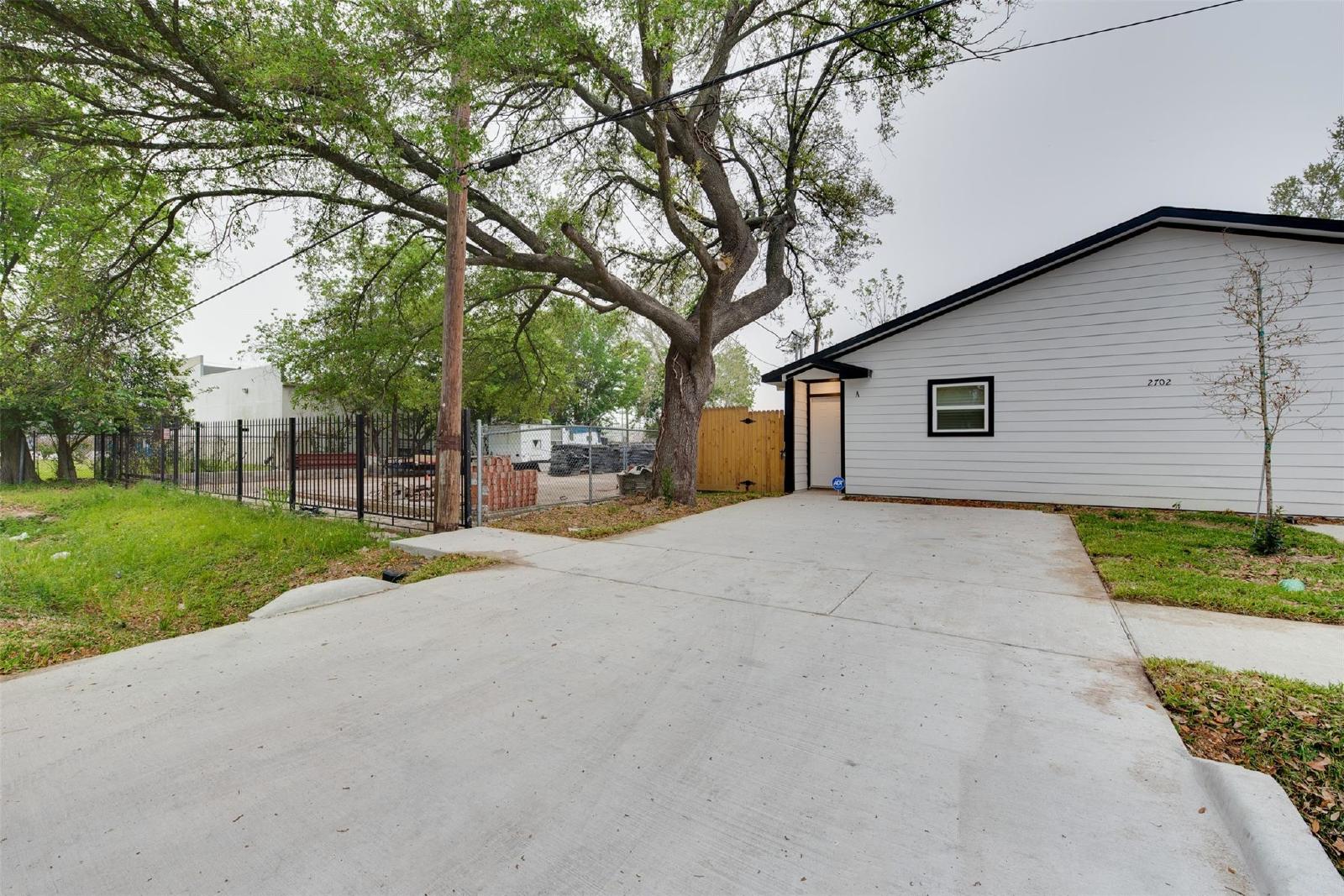 3 Bedroom Duplex Unit in North Houston 77026 Near I-69 & I-610 property image