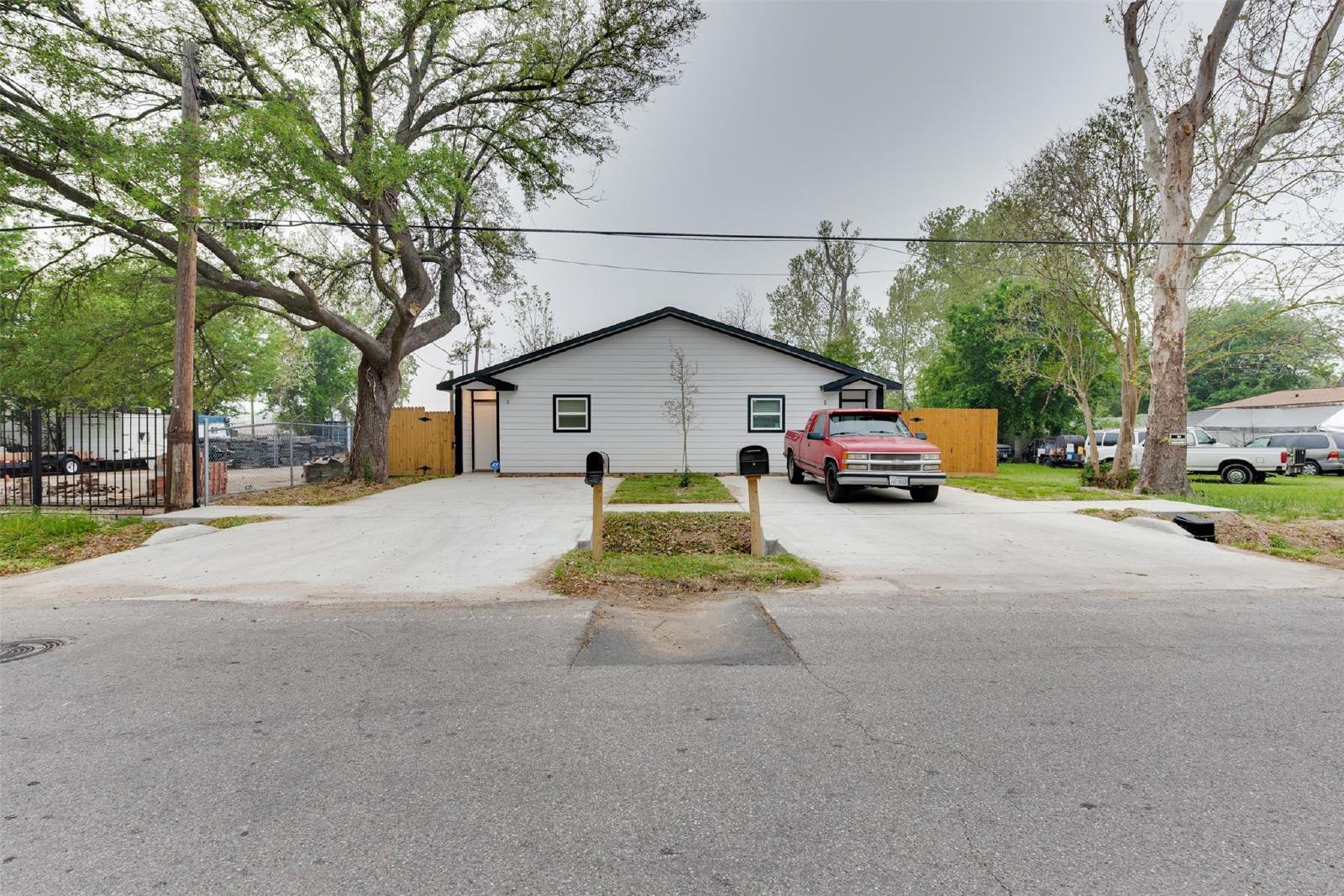 3 Bedroom Duplex Unit in North Houston 77026 Near I-69 & I-610 property image