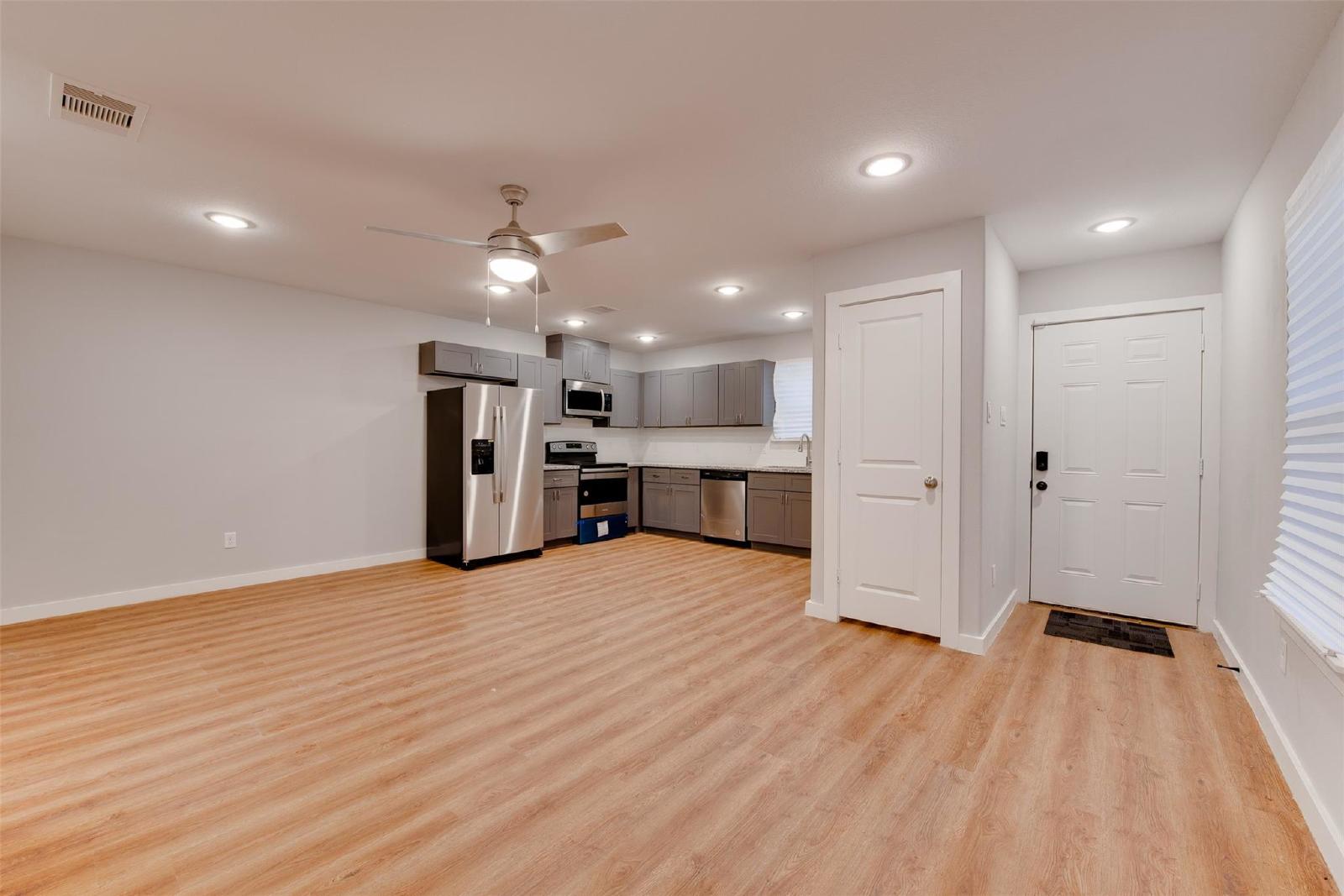 3 Bedroom Duplex Unit in North Houston 77026 Near I-69 & I-610 property image