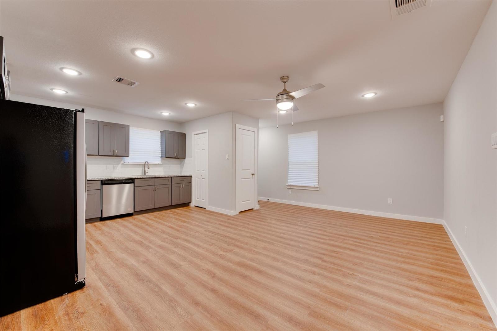 3 Bedroom Duplex Unit in North Houston 77026 Near I-69 & I-610 property image