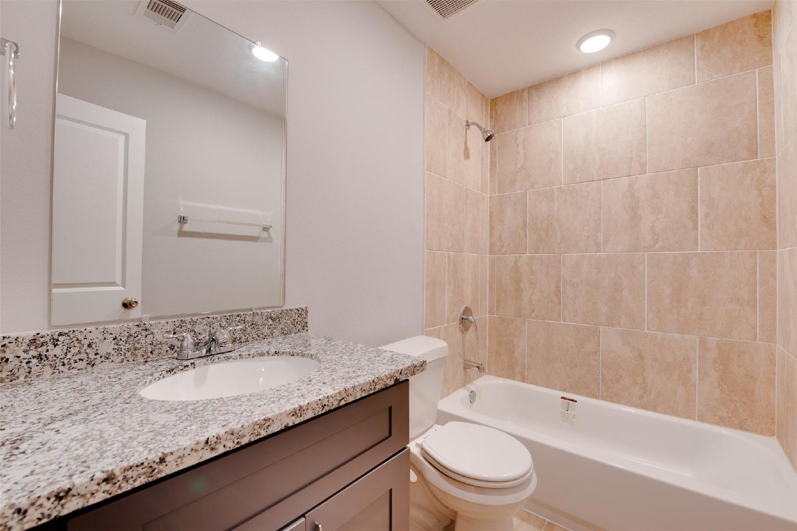 3 Bedroom Duplex Unit in North Houston 77026 Near I-69 & I-610 property image
