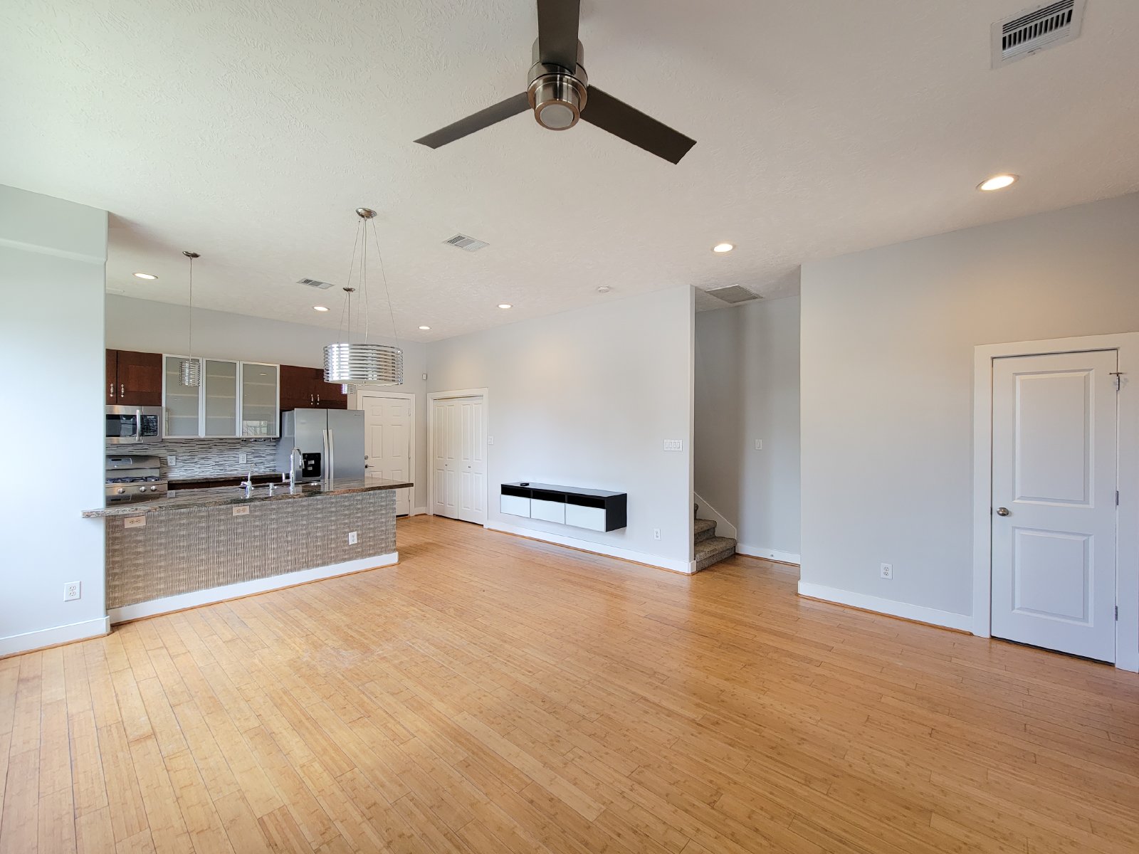 3 Bed Townhome in 77003 Near Minute Maid Park + First-Floor Living property image
