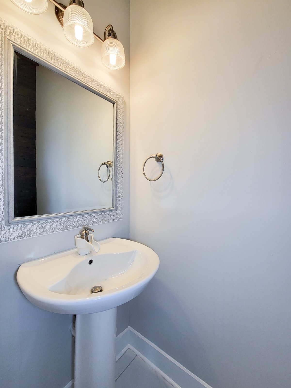 3 Bed Townhome in 77003 Near Minute Maid Park + First-Floor Living property image