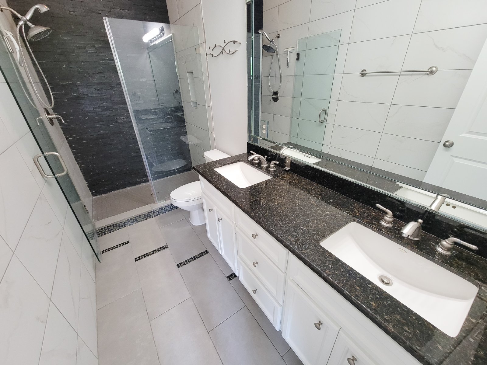 3 Bed Townhome in 77003 Near Minute Maid Park + First-Floor Living property image