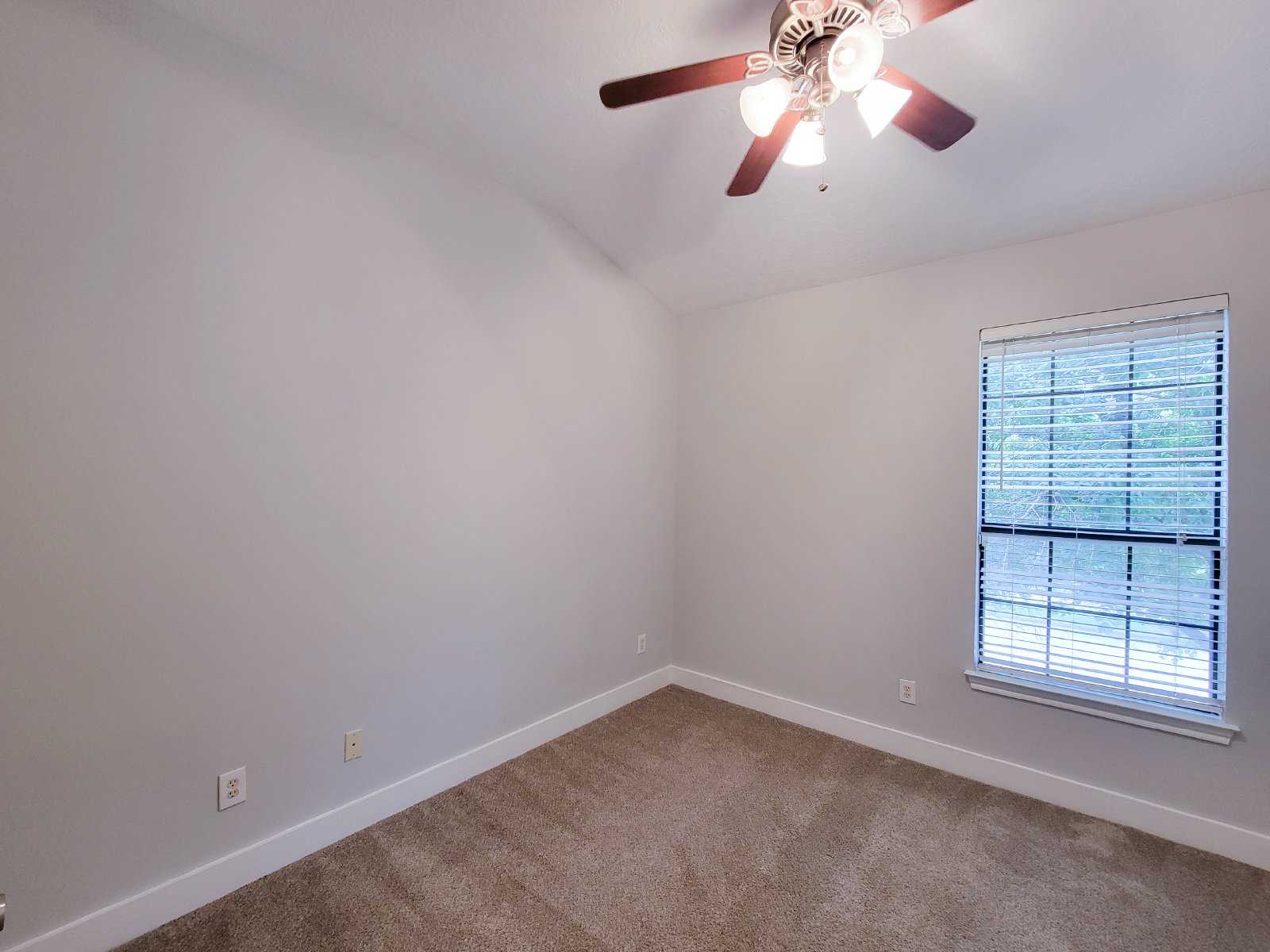 3 Bed Townhome in 77003 Near Minute Maid Park + First-Floor Living property image