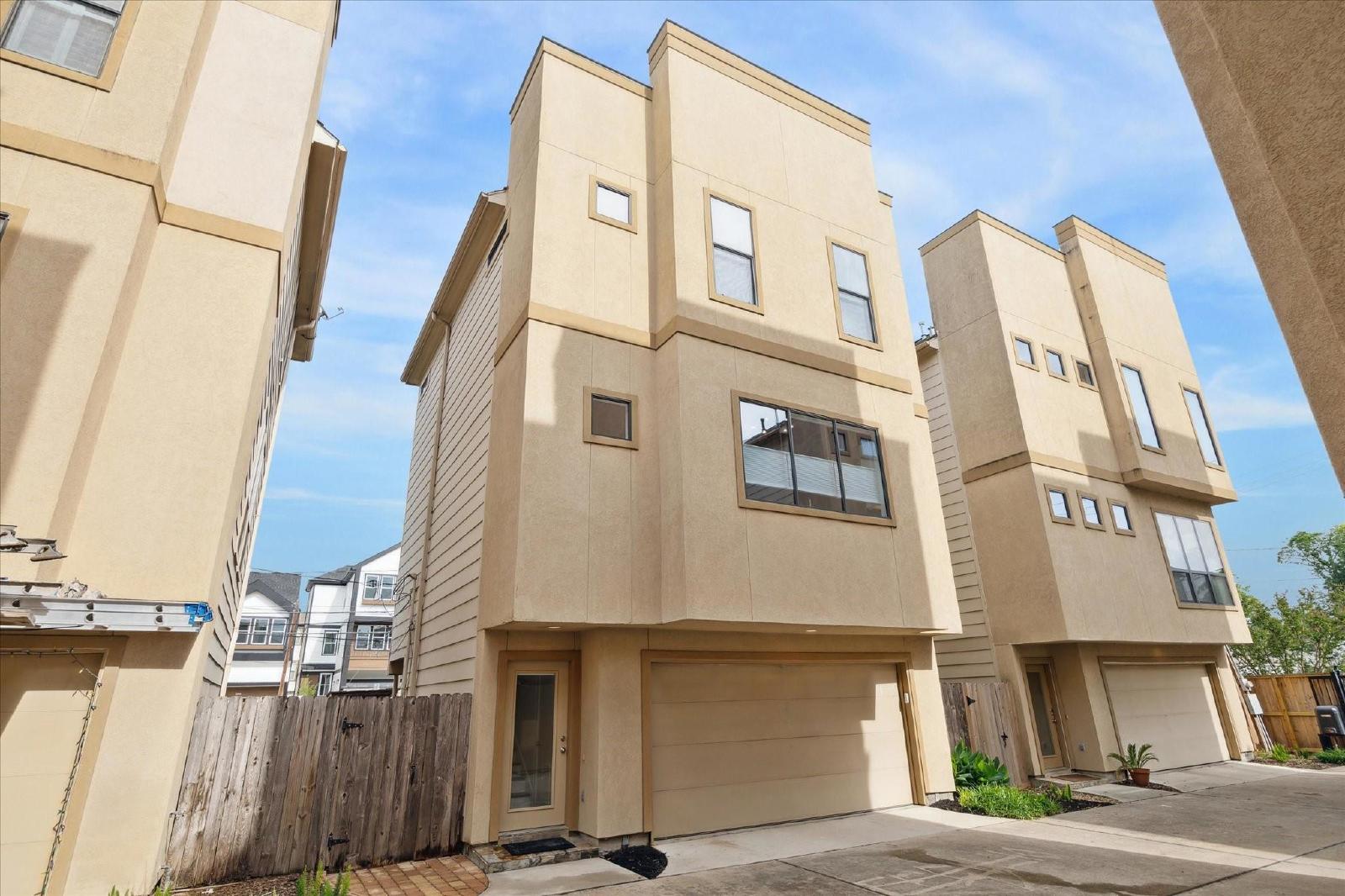 3 Bed Home for Rent in Greater Heights 77008 | 2-Car Garage + Private Backyard property image