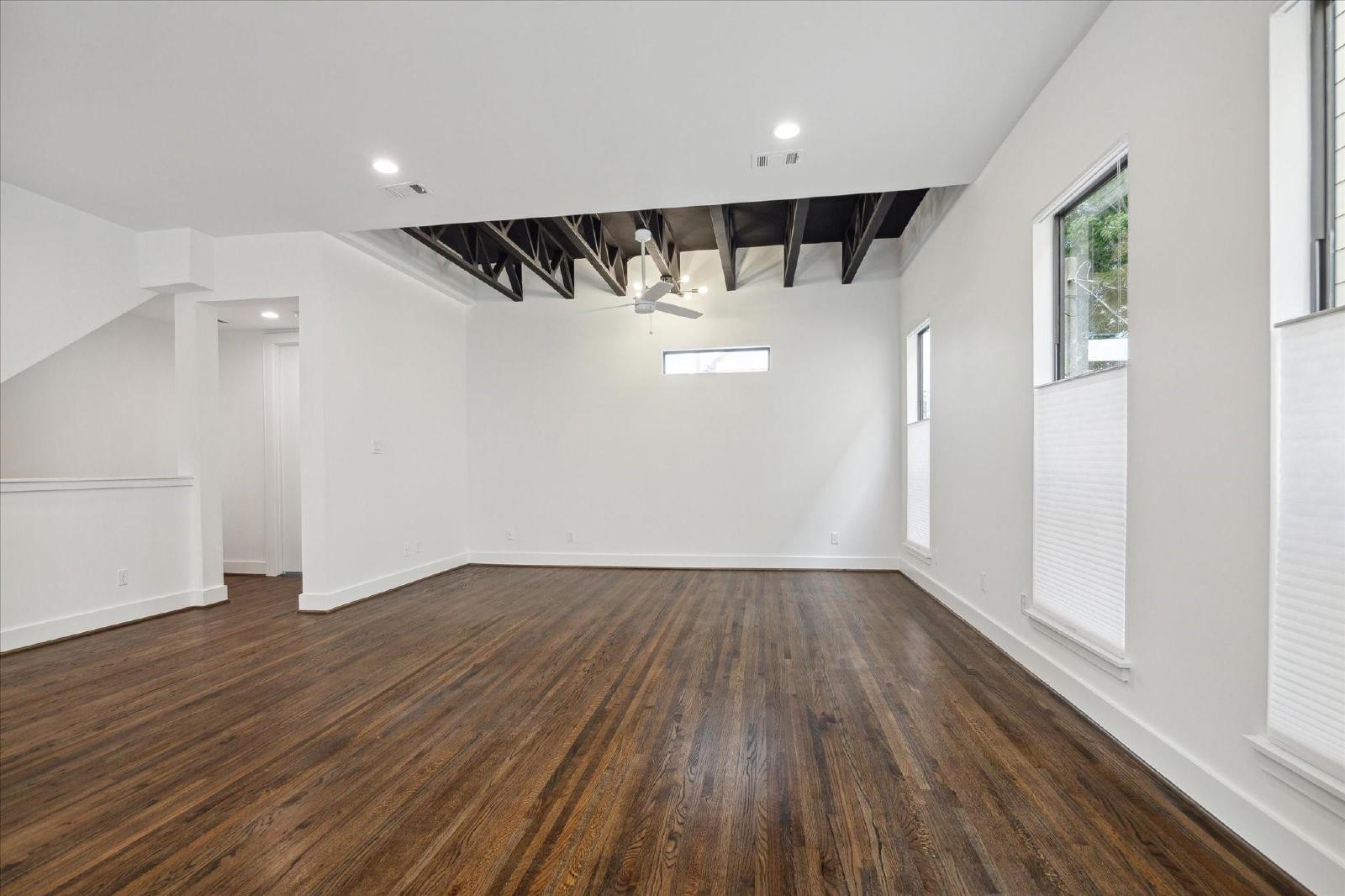 3 Bed Home for Rent in Greater Heights 77008 | 2-Car Garage + Private Backyard property image