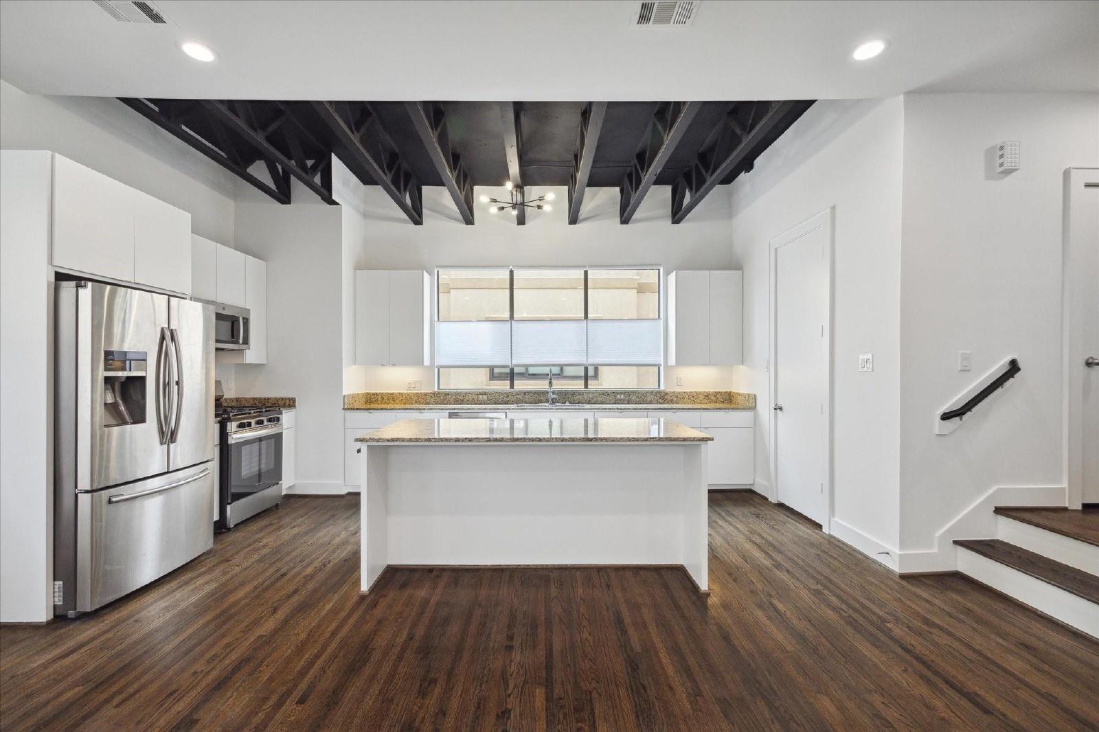 3 Bed Home for Rent in Greater Heights 77008 | 2-Car Garage + Private Backyard property image