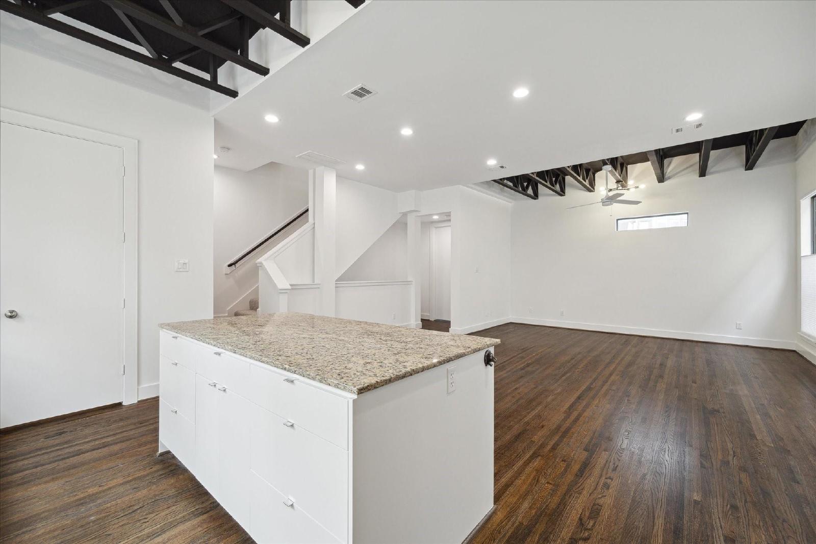 3 Bed Home for Rent in Greater Heights 77008 | 2-Car Garage + Private Backyard property image