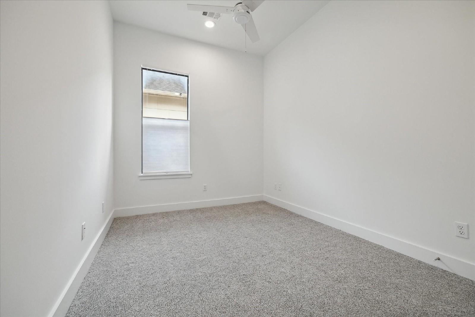 3 Bed Home for Rent in Greater Heights 77008 | 2-Car Garage + Private Backyard property image