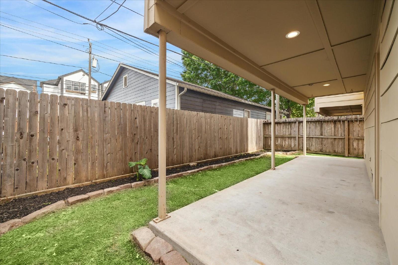 3 Bed Home for Rent in Greater Heights 77008 | 2-Car Garage + Private Backyard property image