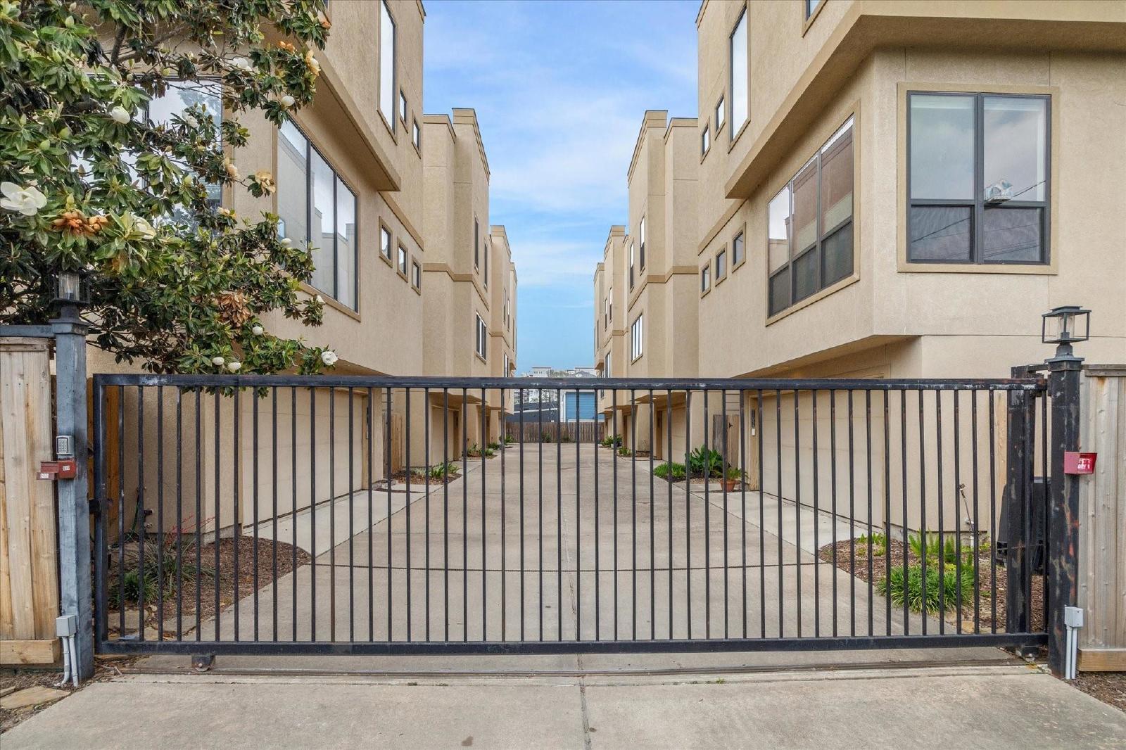 3 Bed Home for Rent in Greater Heights 77008 | 2-Car Garage + Private Backyard property image