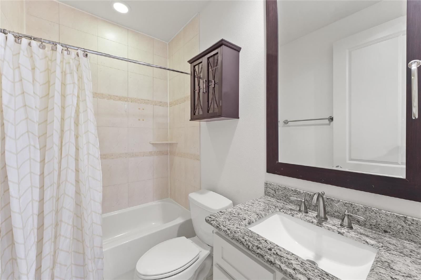 Gated Midtown Townhome | 3BR/2.5BA | 2-Car Garage | Washer & Dryer Included property image