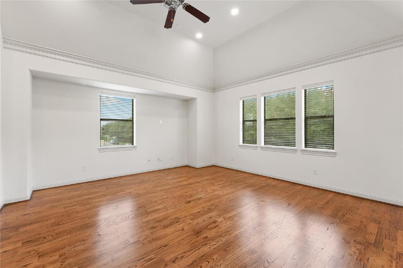 Gated Midtown Townhome | 3BR/2.5BA | 2-Car Garage | Washer & Dryer Included property image