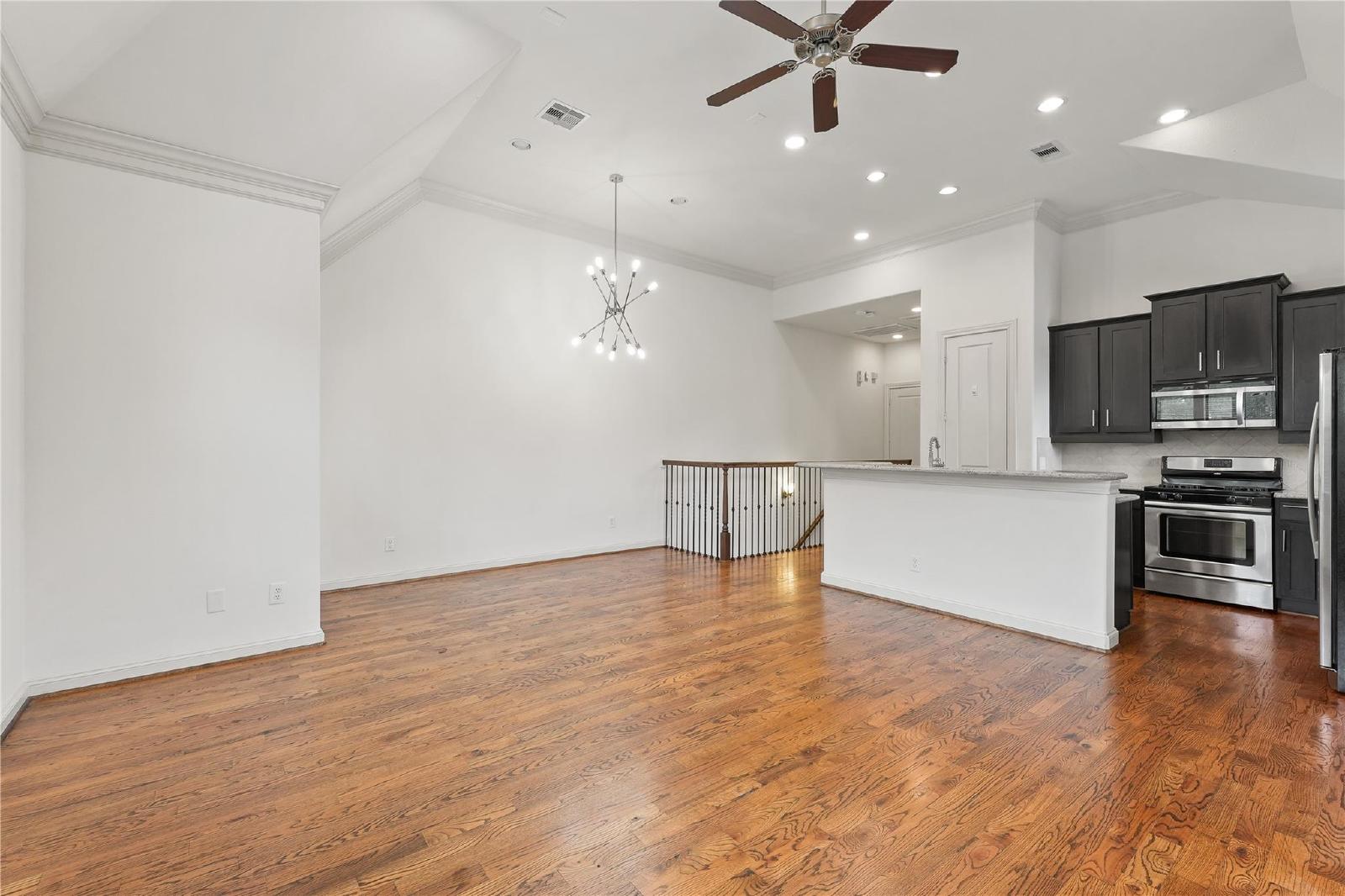 Gated Midtown Townhome | 3BR/2.5BA | 2-Car Garage | Washer & Dryer Included property image