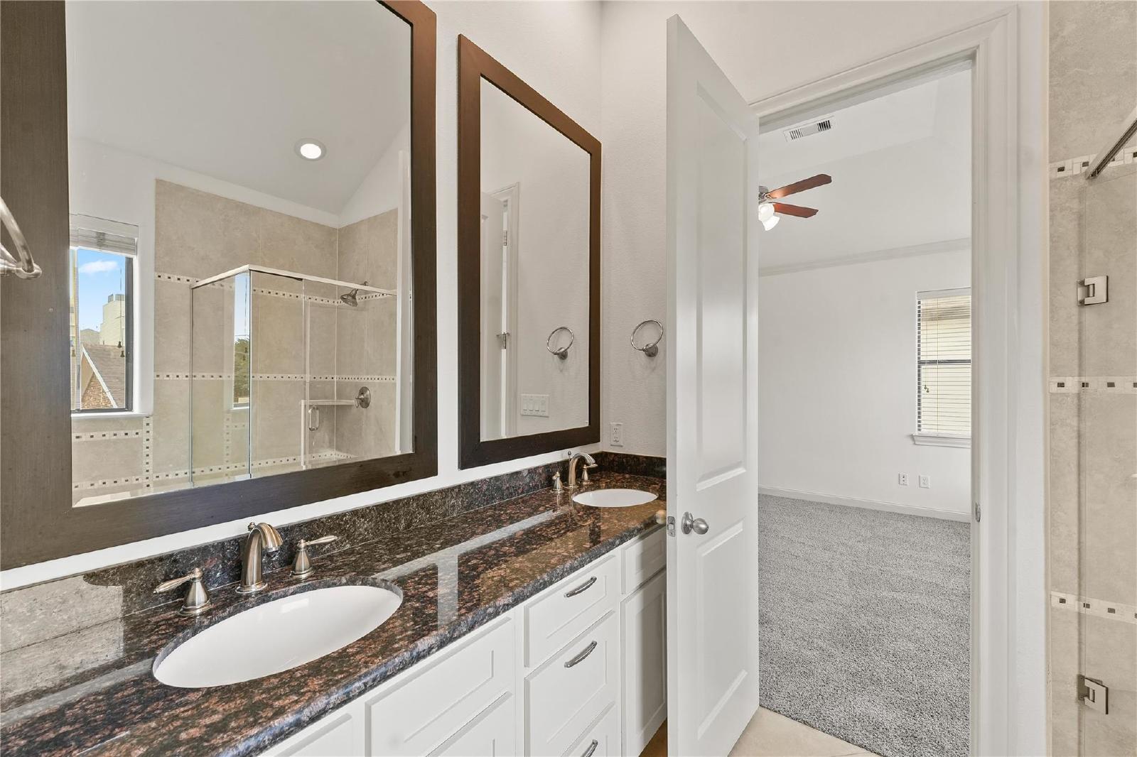 Gated Midtown Townhome | 3BR/2.5BA | 2-Car Garage | Washer & Dryer Included property image