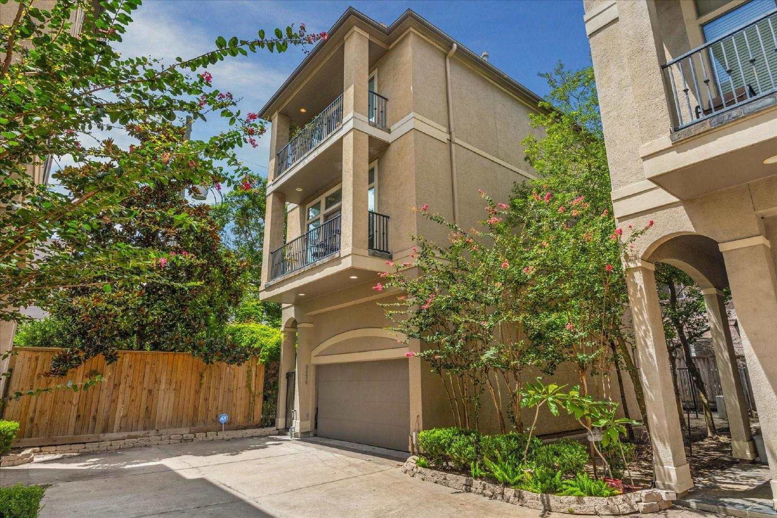 3 Bed Townhome for Rent in 77030 Near Texas Medical Center property image