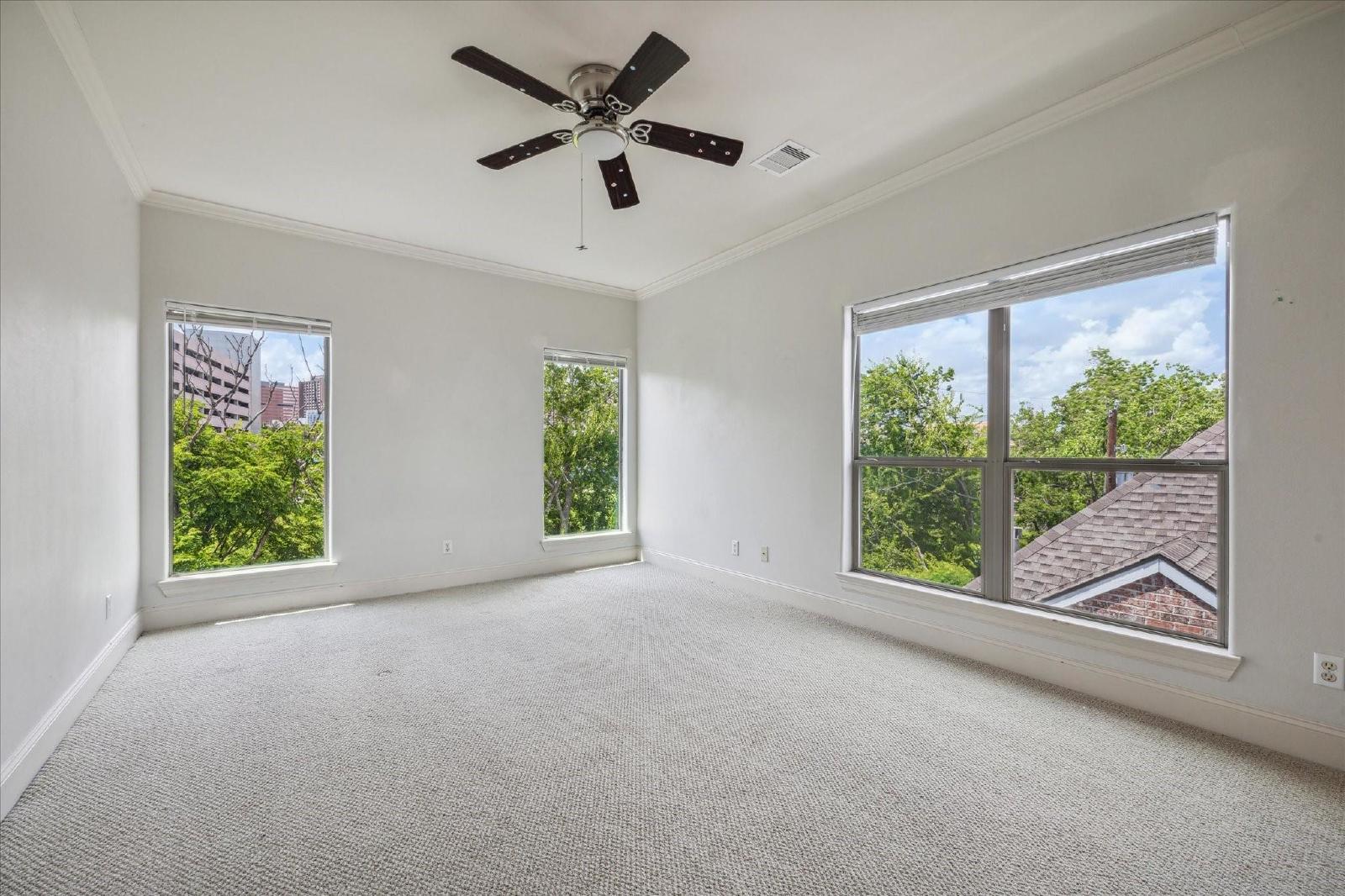 3 Bed Townhome for Rent in 77030 Near Texas Medical Center property image