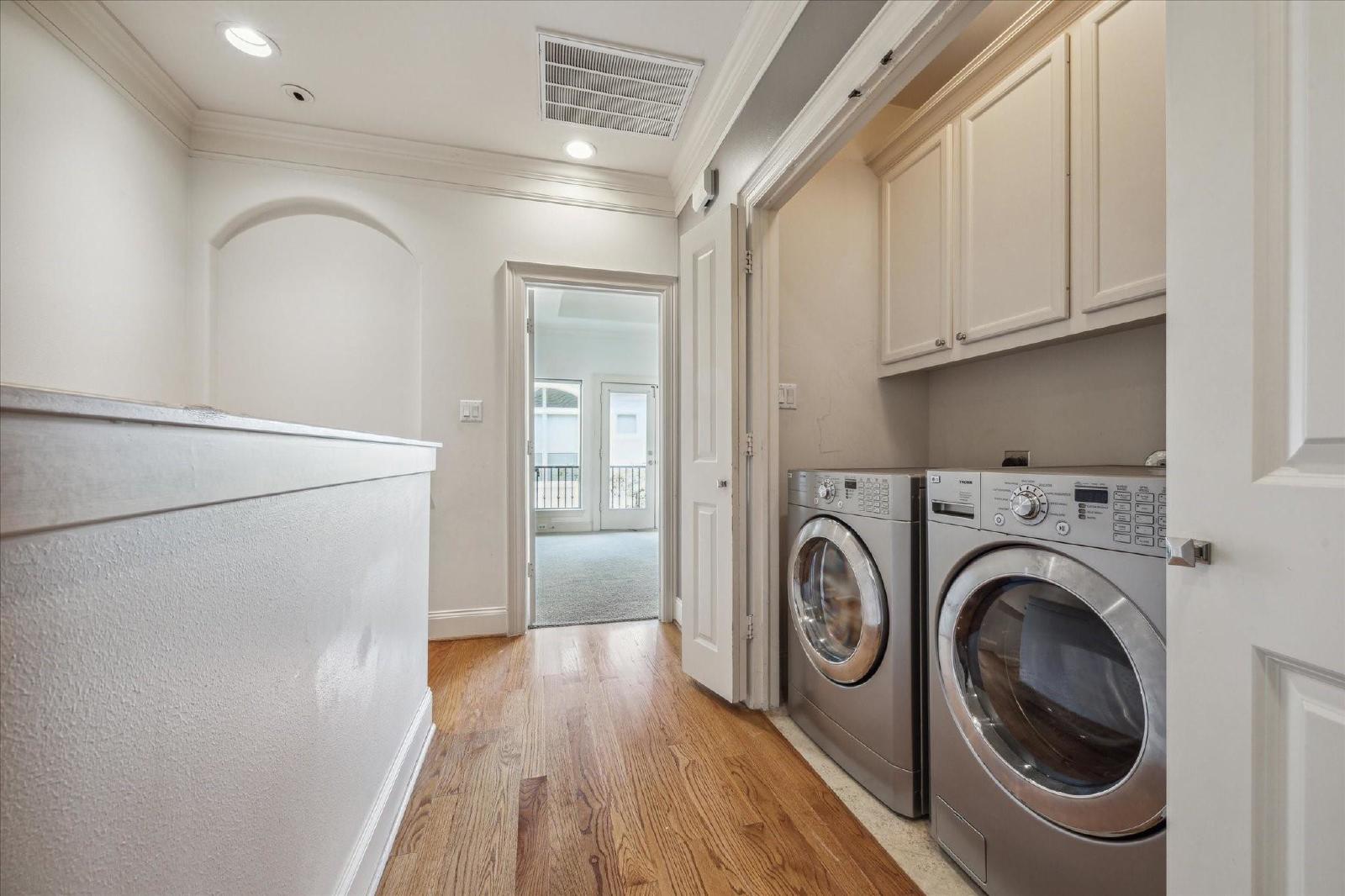 3 Bed Townhome for Rent in 77030 Near Texas Medical Center property image