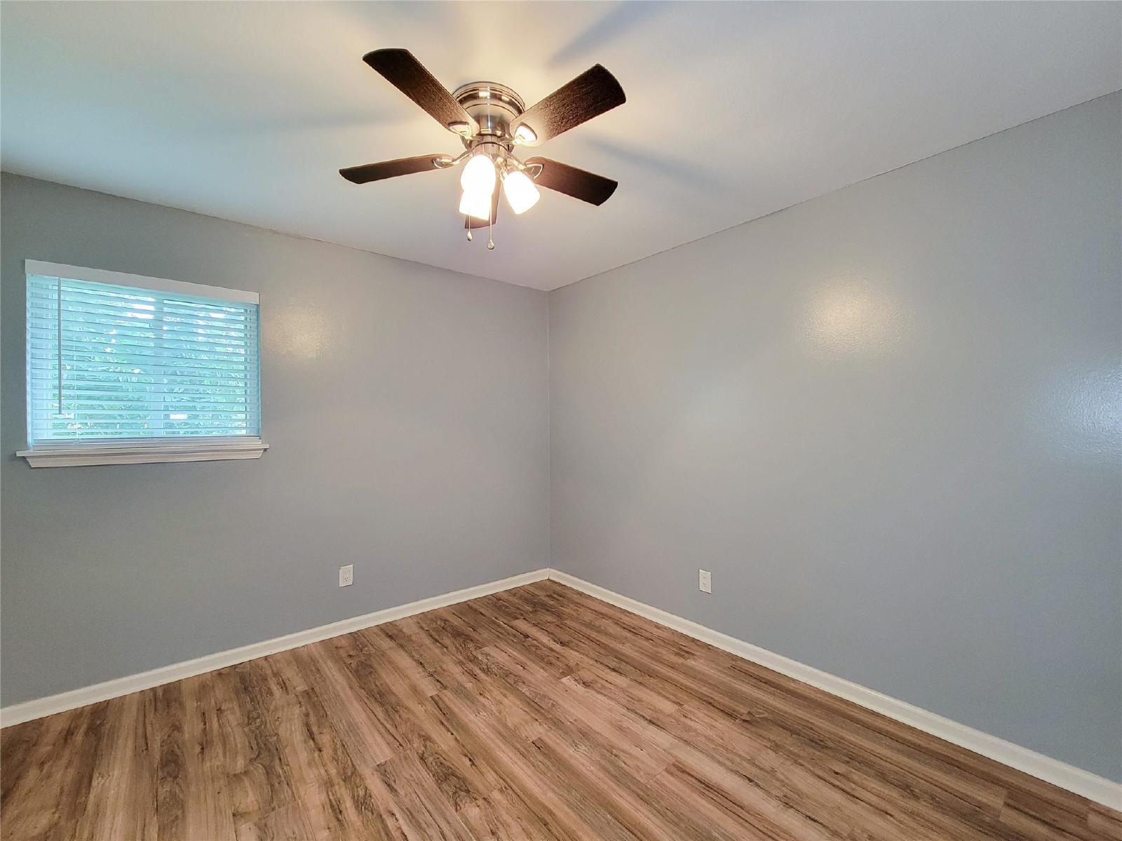 3 Bed Home for Rent in Westbury 77035 with Large Fenced Yard & Deck property image