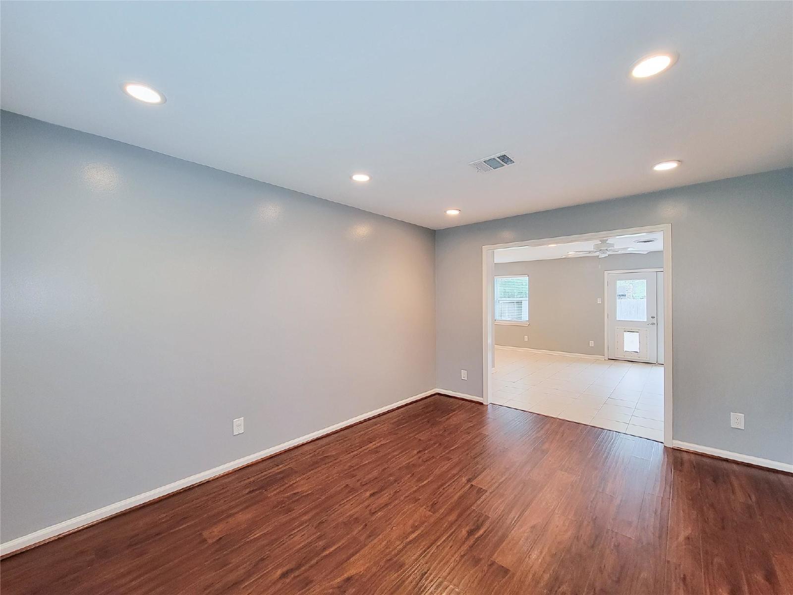 3 Bed Home for Rent in Westbury 77035 with Large Fenced Yard & Deck property image