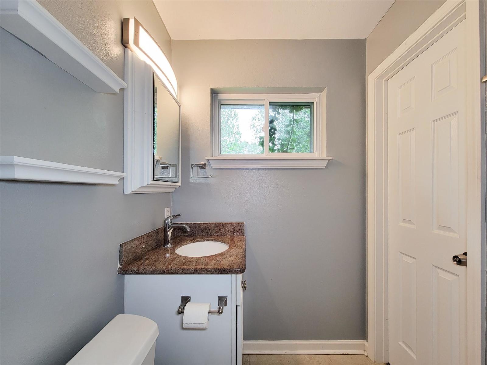 3 Bed Home for Rent in Westbury 77035 with Large Fenced Yard & Deck property image