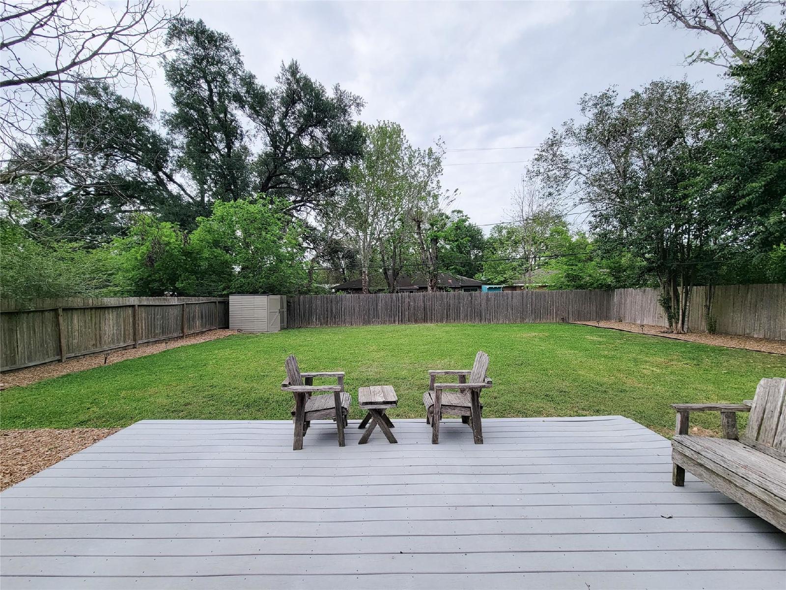 3 Bed Home for Rent in Westbury 77035 with Large Fenced Yard & Deck property image