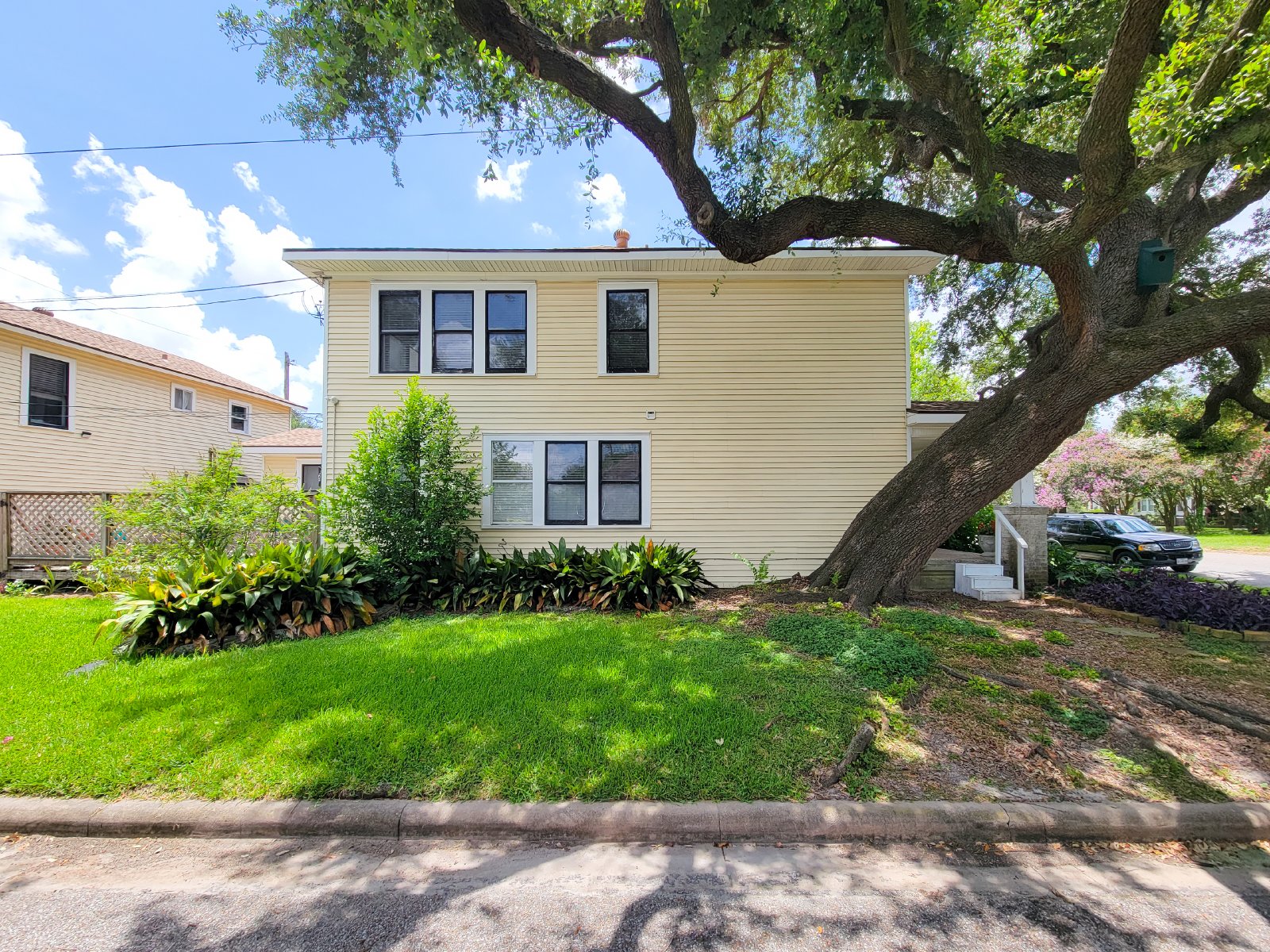 2 Bed Upper-Level Duplex for Rent in North Norhill, Houston TX 77009 property image