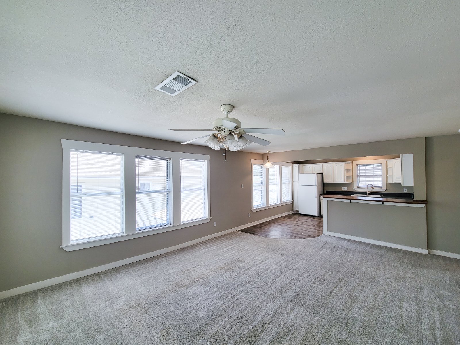 2 Bed Upper-Level Duplex for Rent in North Norhill, Houston TX 77009 property image