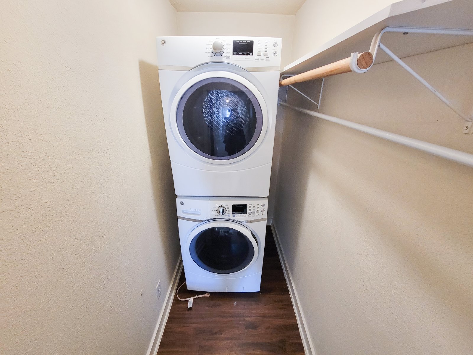 2 Bed Upper-Level Duplex for Rent in North Norhill, Houston TX 77009 property image