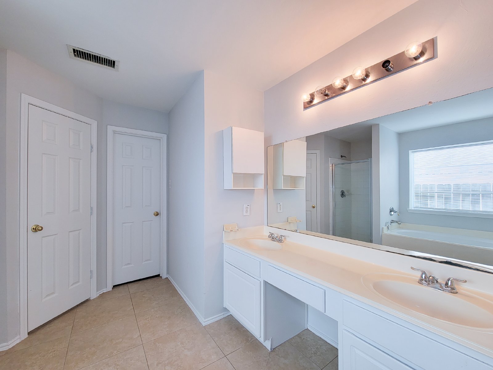 6 Bedroom Home for Rent in Katy TX 77449 | Westfield | 3.5 Baths | 2-Car Garage property image