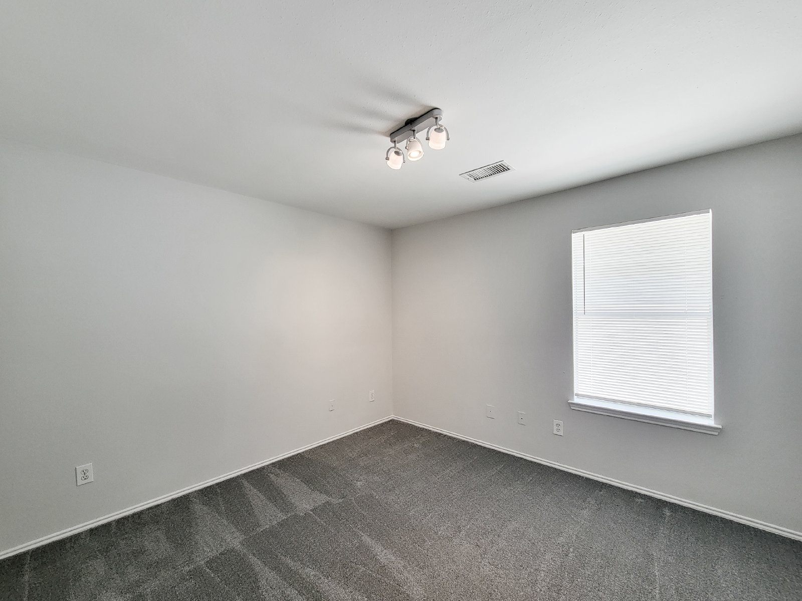 6 Bedroom Home for Rent in Katy TX 77449 | Westfield | 3.5 Baths | 2-Car Garage property image