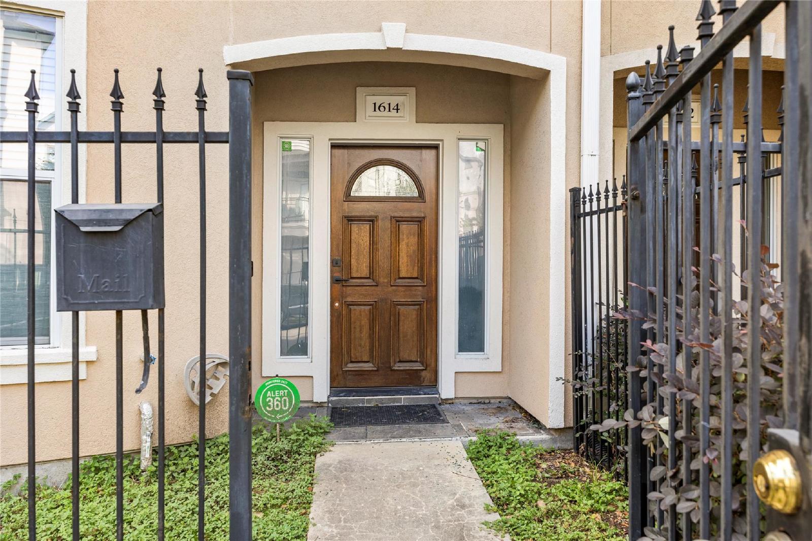 3-Story Townhome in Midtown – 3BR/3.5BA with Private Balconies property image