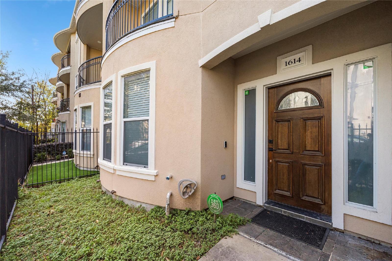 3-Story Townhome in Midtown – 3BR/3.5BA with Private Balconies property image